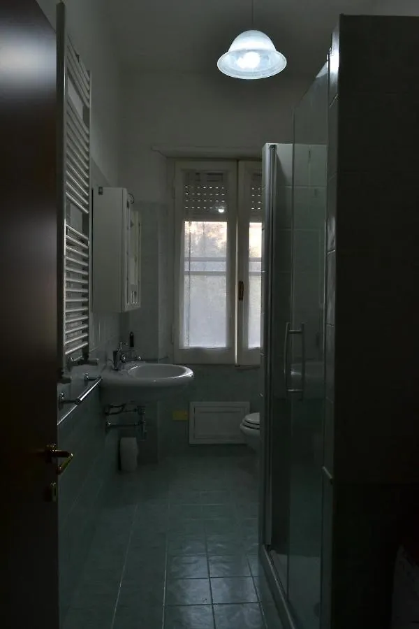 La Stanza Nel Centro Di Oristano Apartamento Quarto em Acomodações Particulares